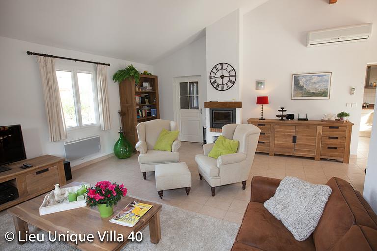 villa-40-lieu-unique-vakantiehuis-gite-villa-huren-frankrijk-00009.jpg