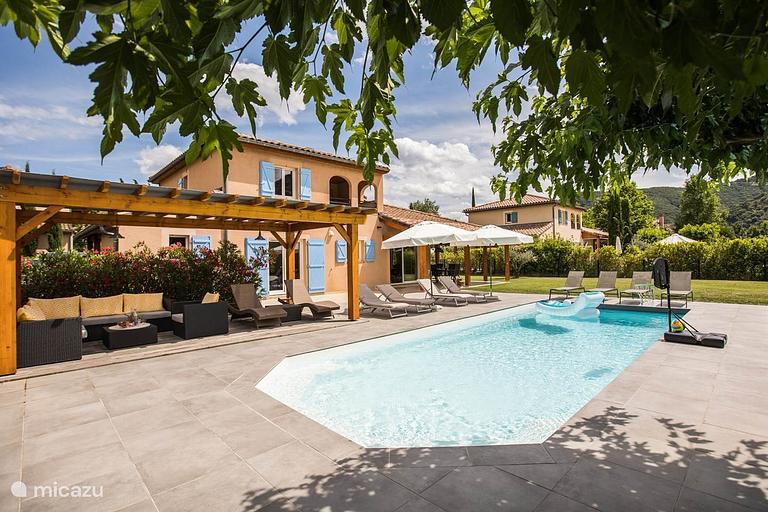 villa_ensoleillee_met_prive_zwembad-26-2225.jpeg
